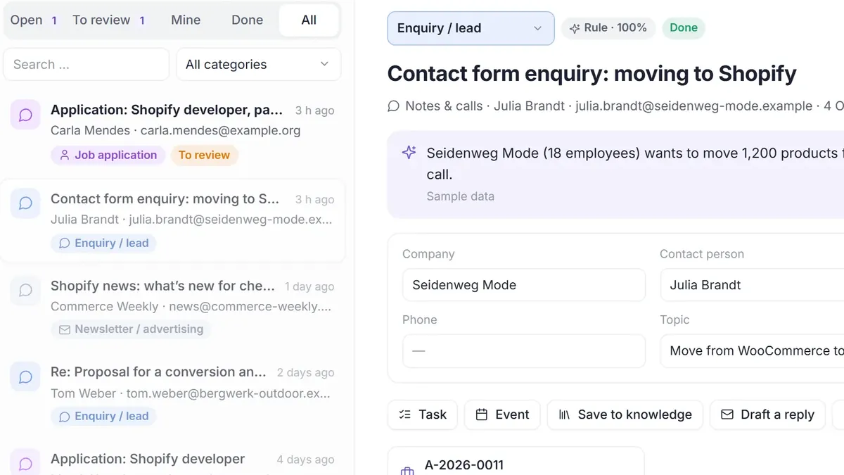 Inbox in DENKRAUM AI: messages sorted as job application, enquiry or newsletter, next to an enquiry that a rule recognised as a lead.